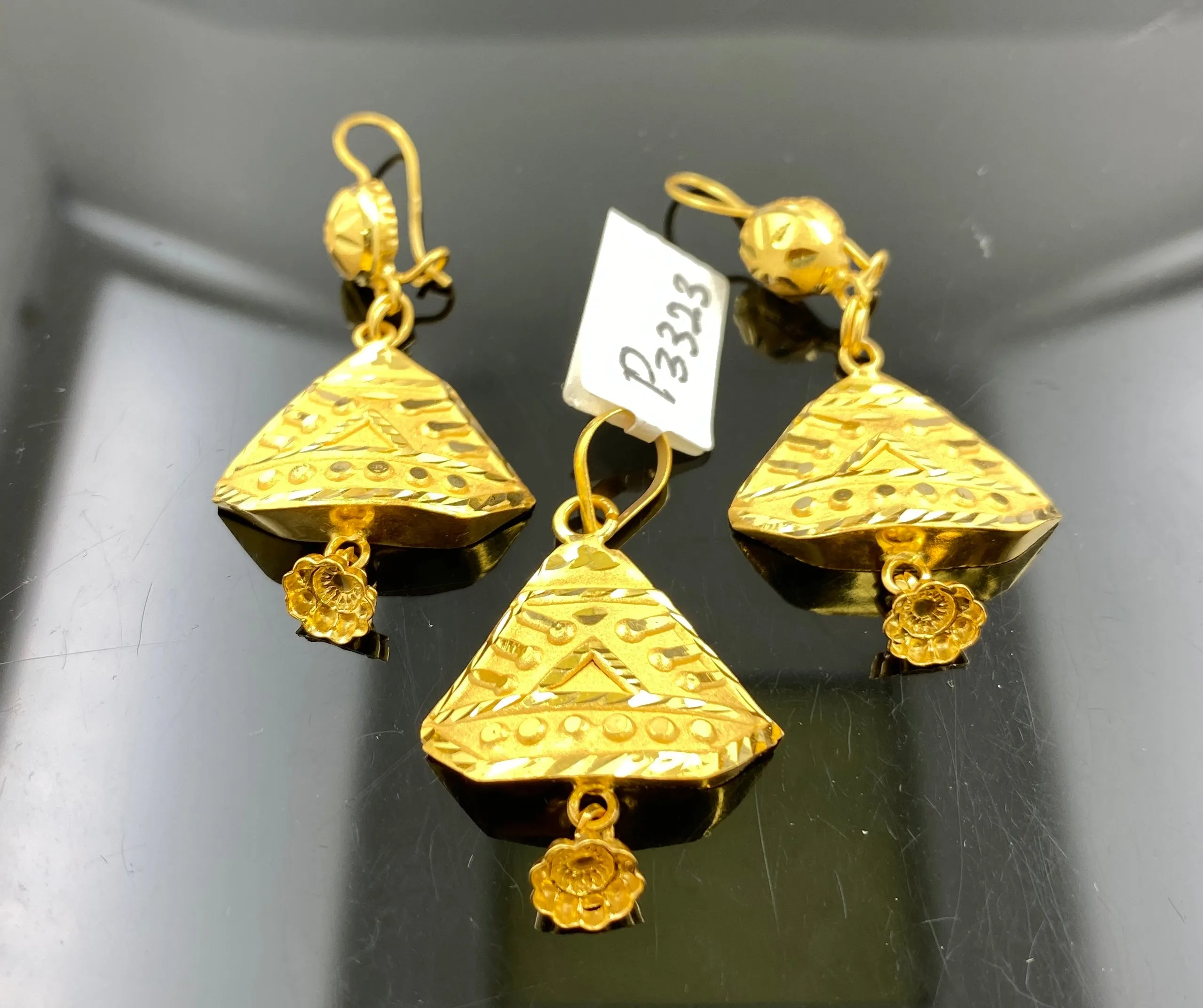 21k Pendant Set Solid Gold Ladies Unique Pattern with Matt and Shiny FinishP3323