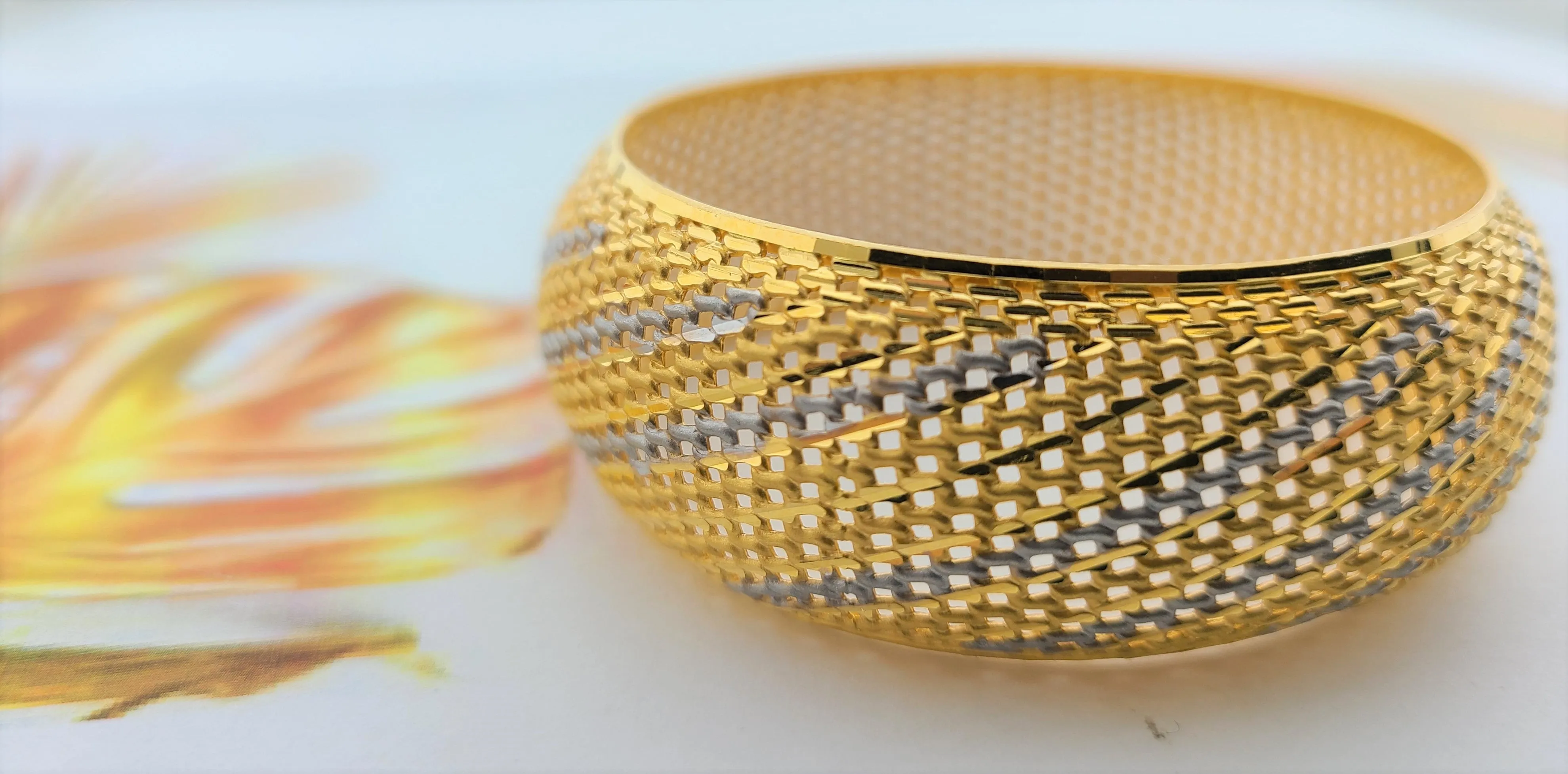 22k Solid Gold Elegant Ladies Wide Pattern Two Tone Bangle b8030