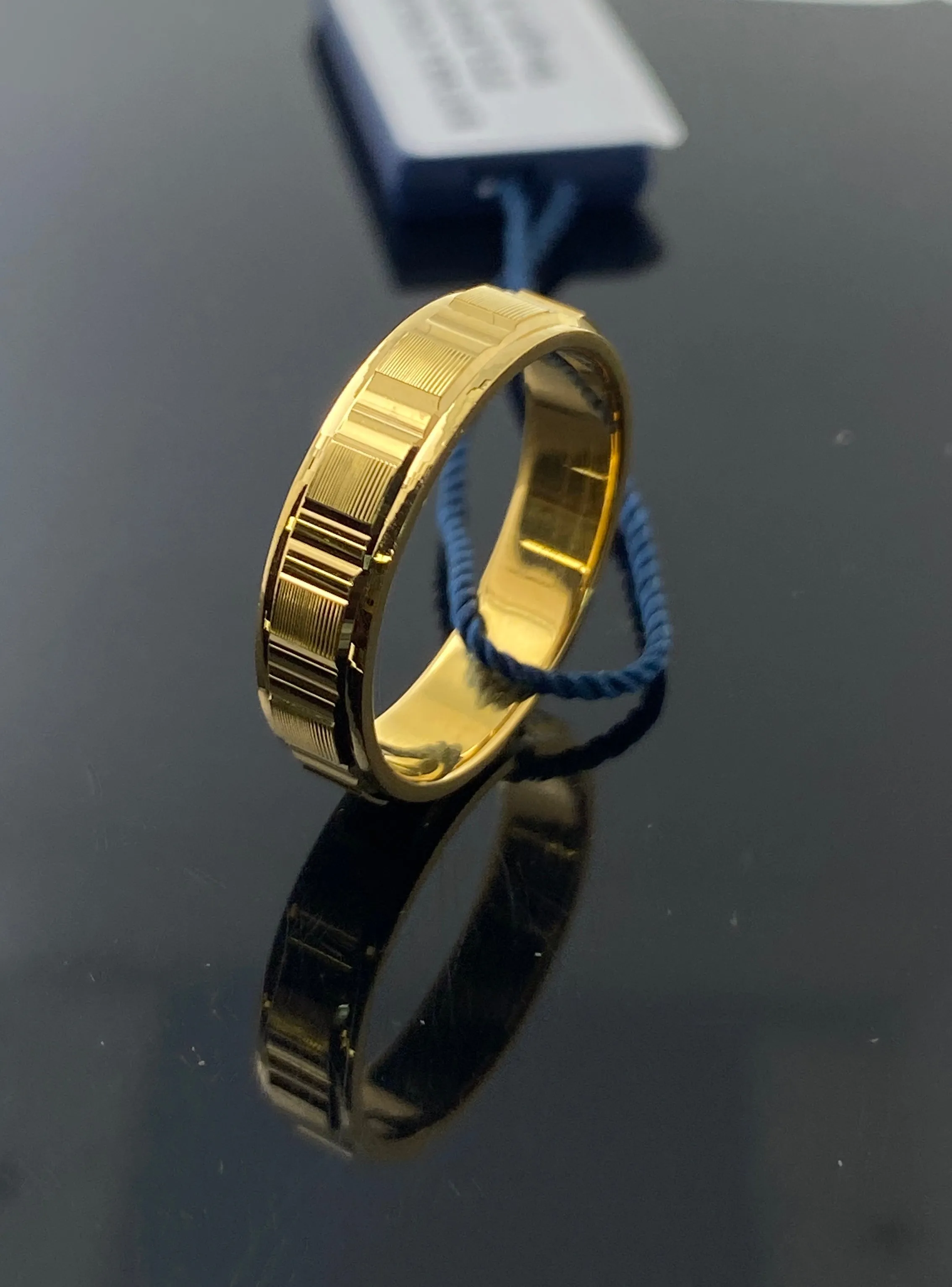 22k Solid Gold Square pattern Band 4604f