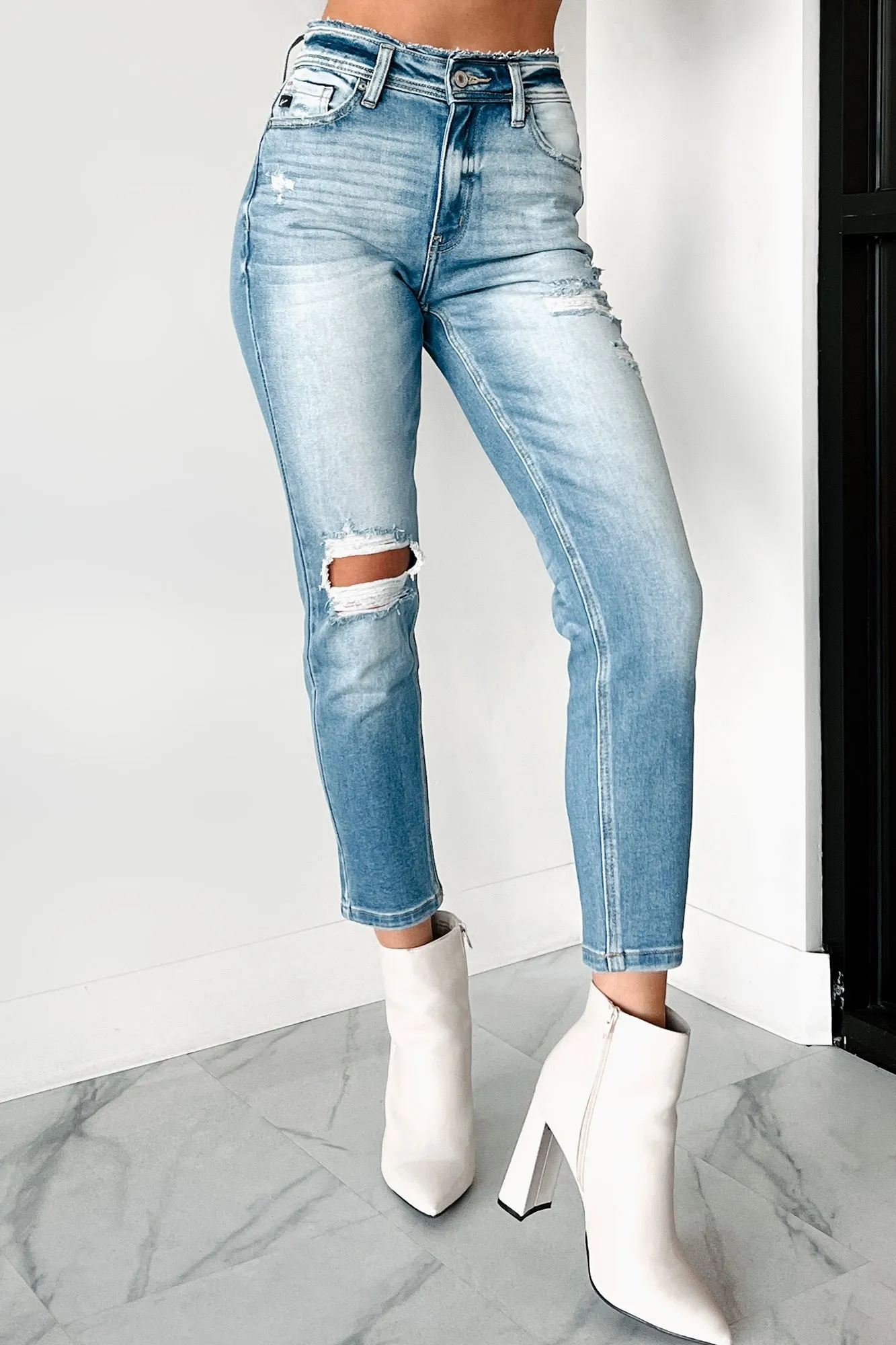 Andreas High Rise Distressed Kancan Mom Jeans (Light)