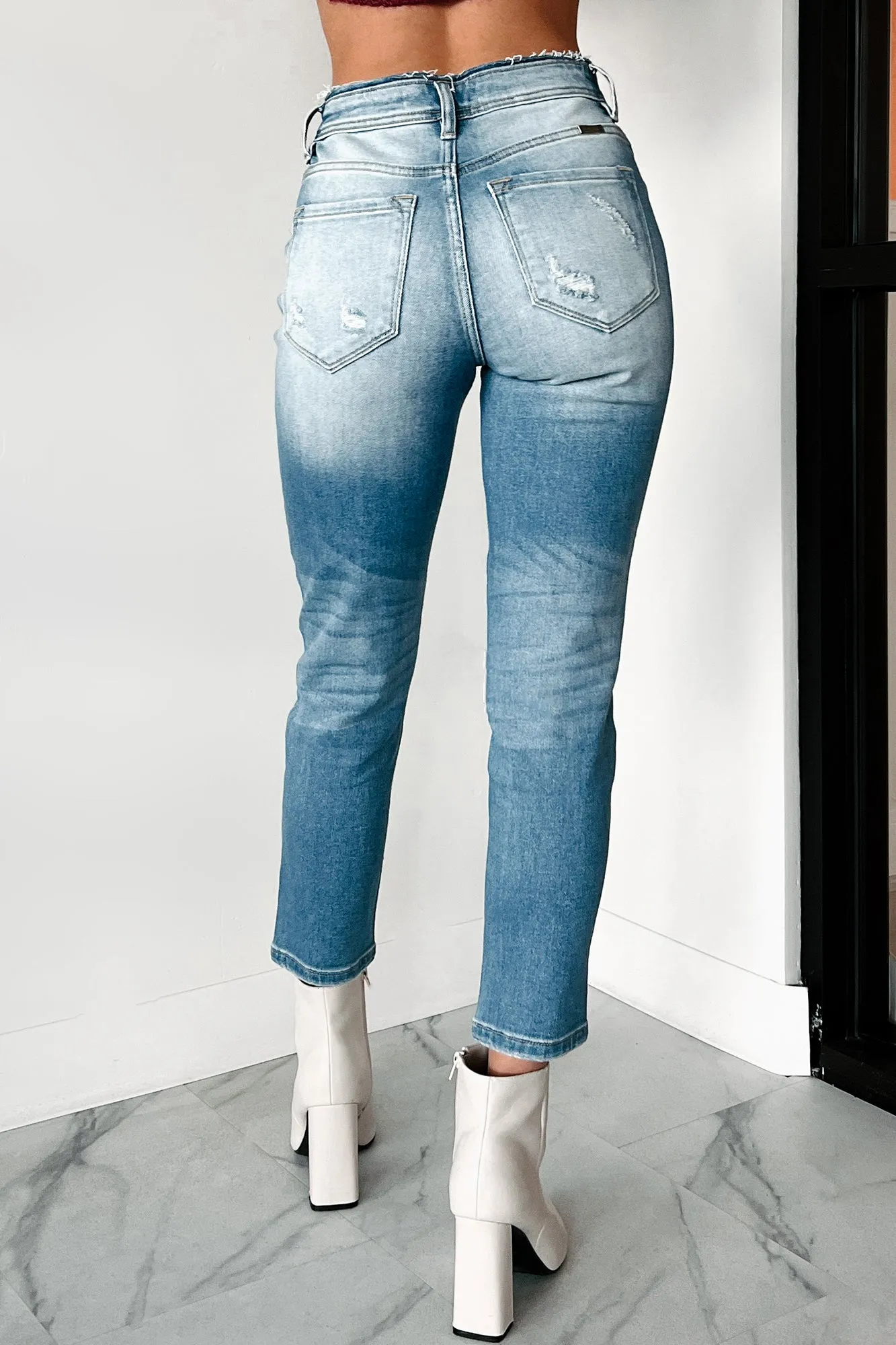 Andreas High Rise Distressed Kancan Mom Jeans (Light)