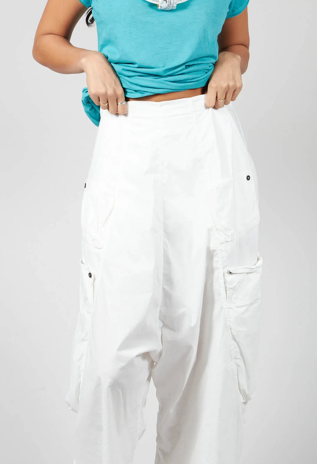 Drop Crotch Cropped Trousers With Side Pockets in White