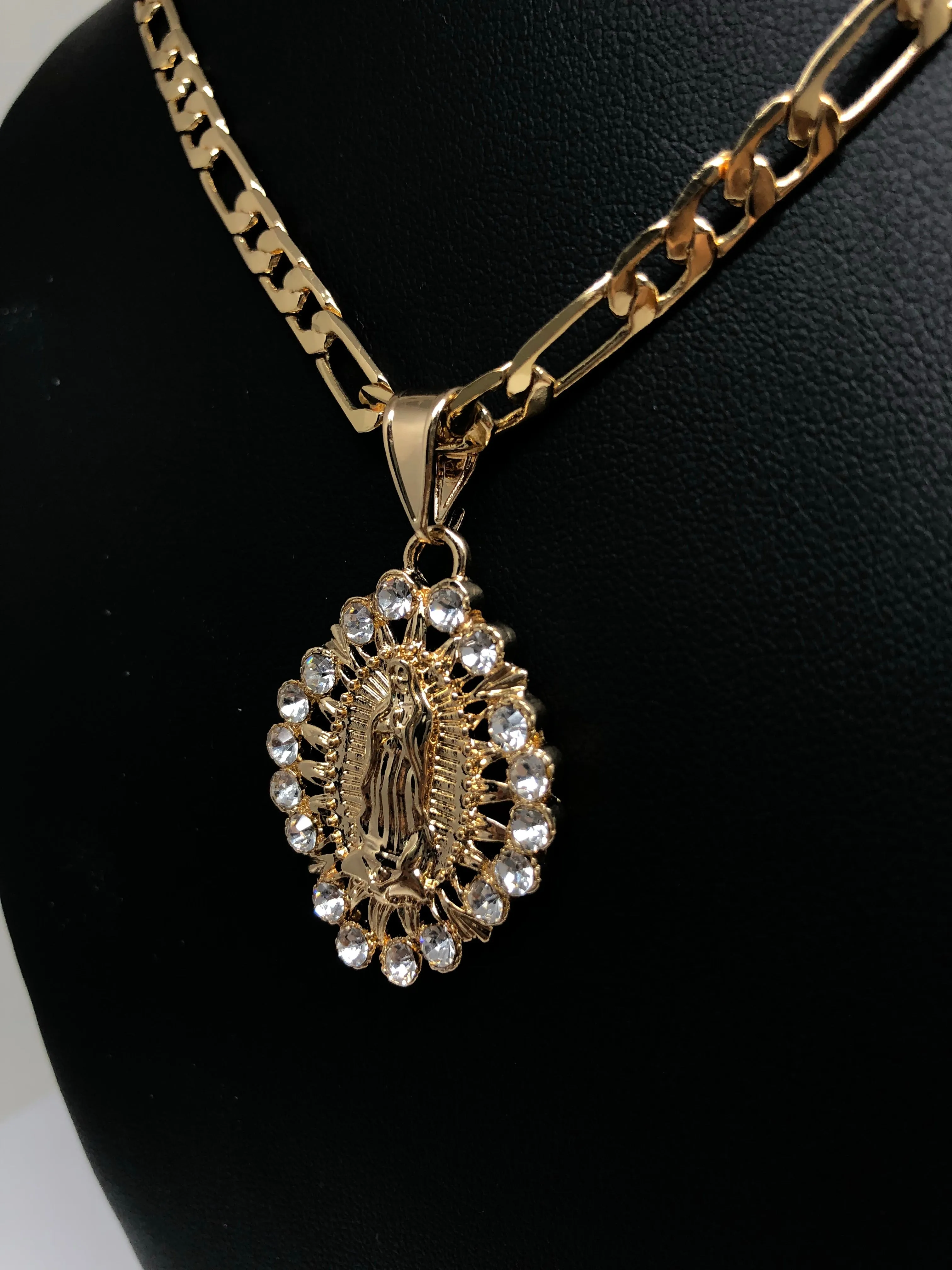 Gold Plated Virgin Mary White Stone Pendant with 26 Chain / Virgen de Guadalupe Medalla Piedras Blancas Cadena 26 Oro Laminado