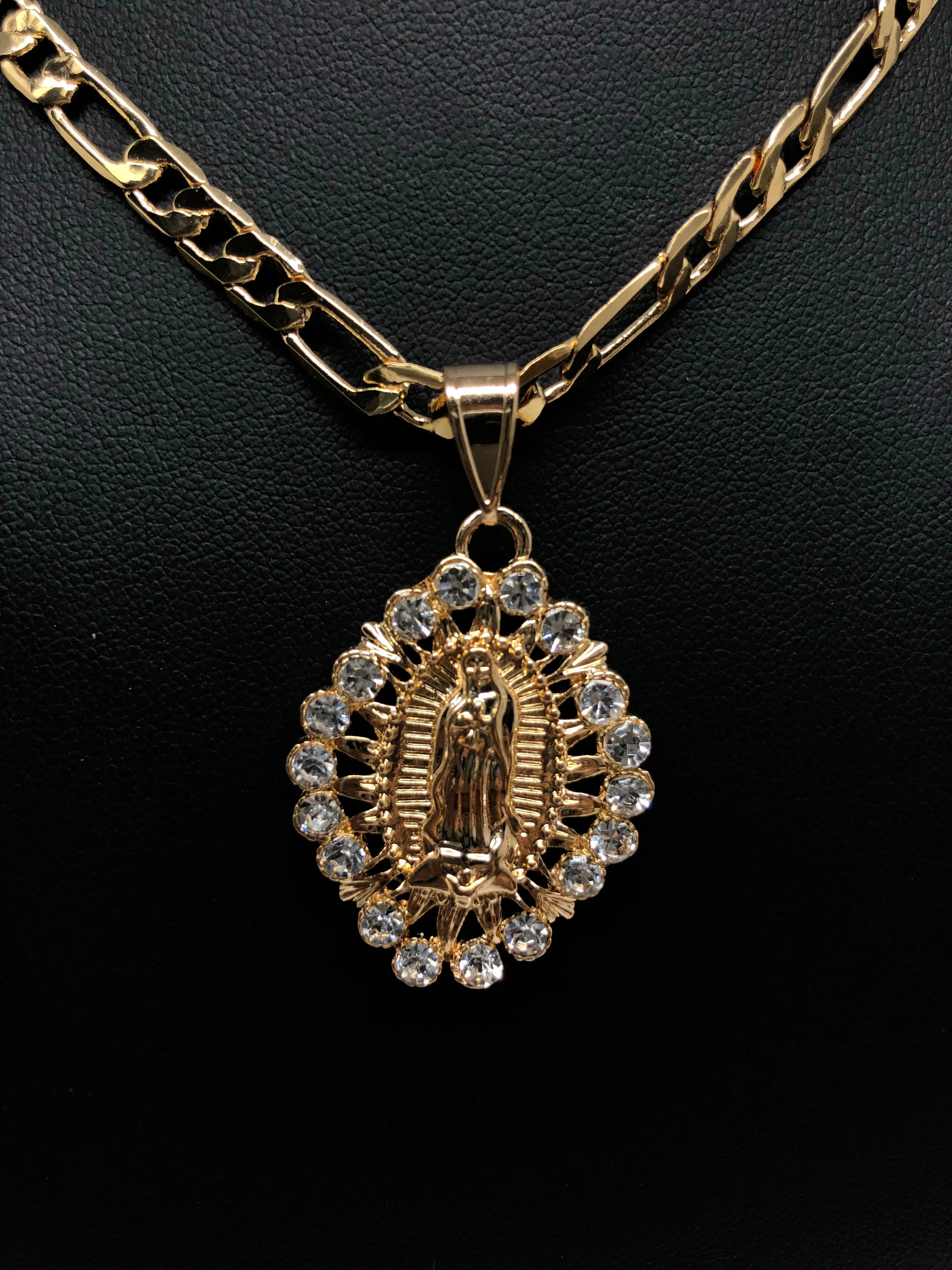 Gold Plated Virgin Mary White Stone Pendant with 26 Chain / Virgen de Guadalupe Medalla Piedras Blancas Cadena 26 Oro Laminado