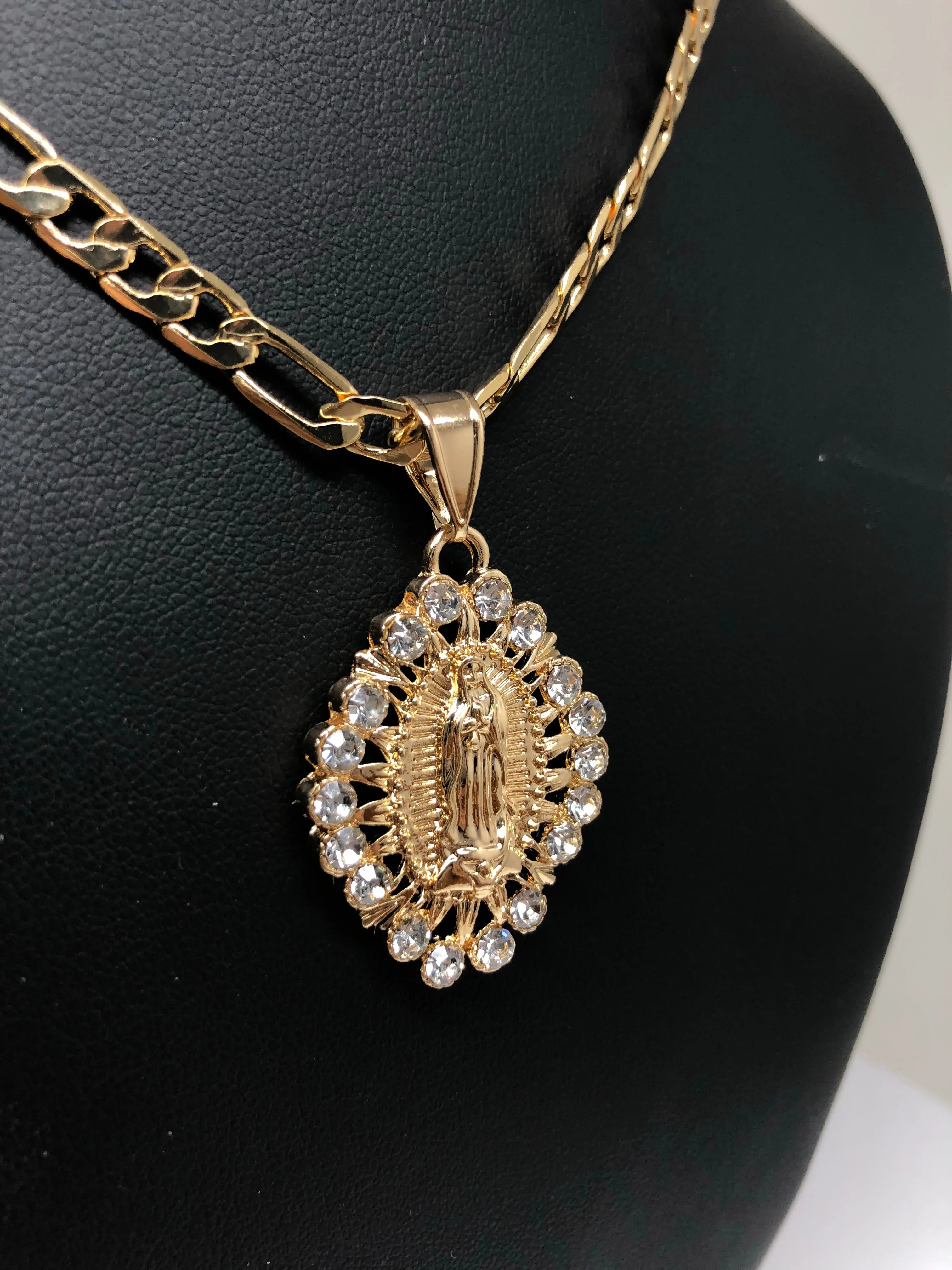 Gold Plated Virgin Mary White Stone Pendant with 26 Chain / Virgen de Guadalupe Medalla Piedras Blancas Cadena 26 Oro Laminado