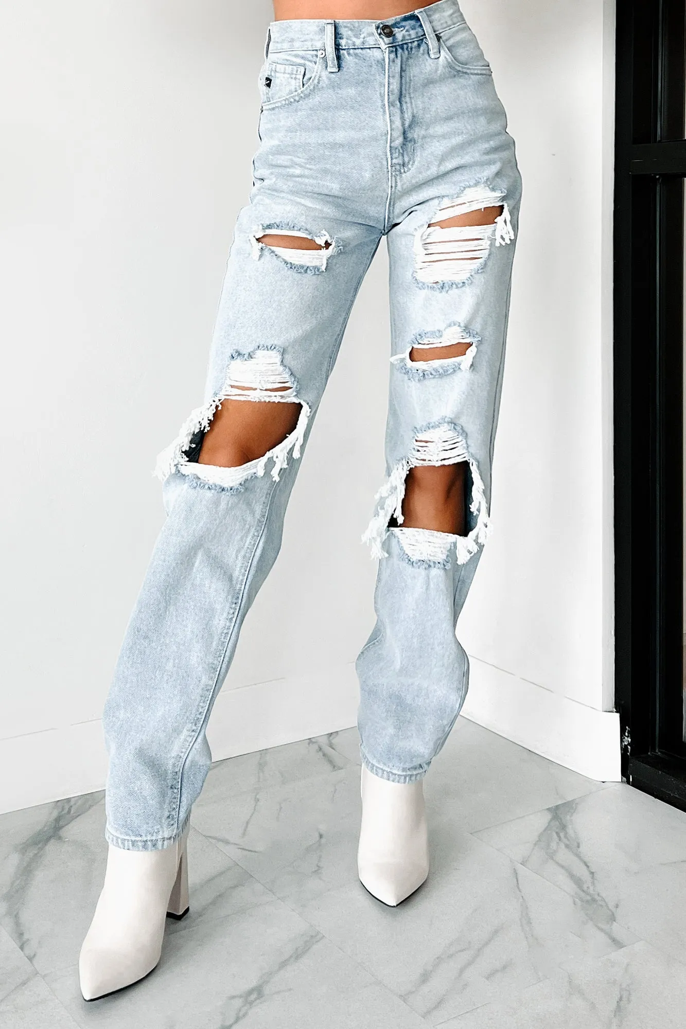 Tate Kancan High Rise Distressed 90s Baggy Jeans (Light)