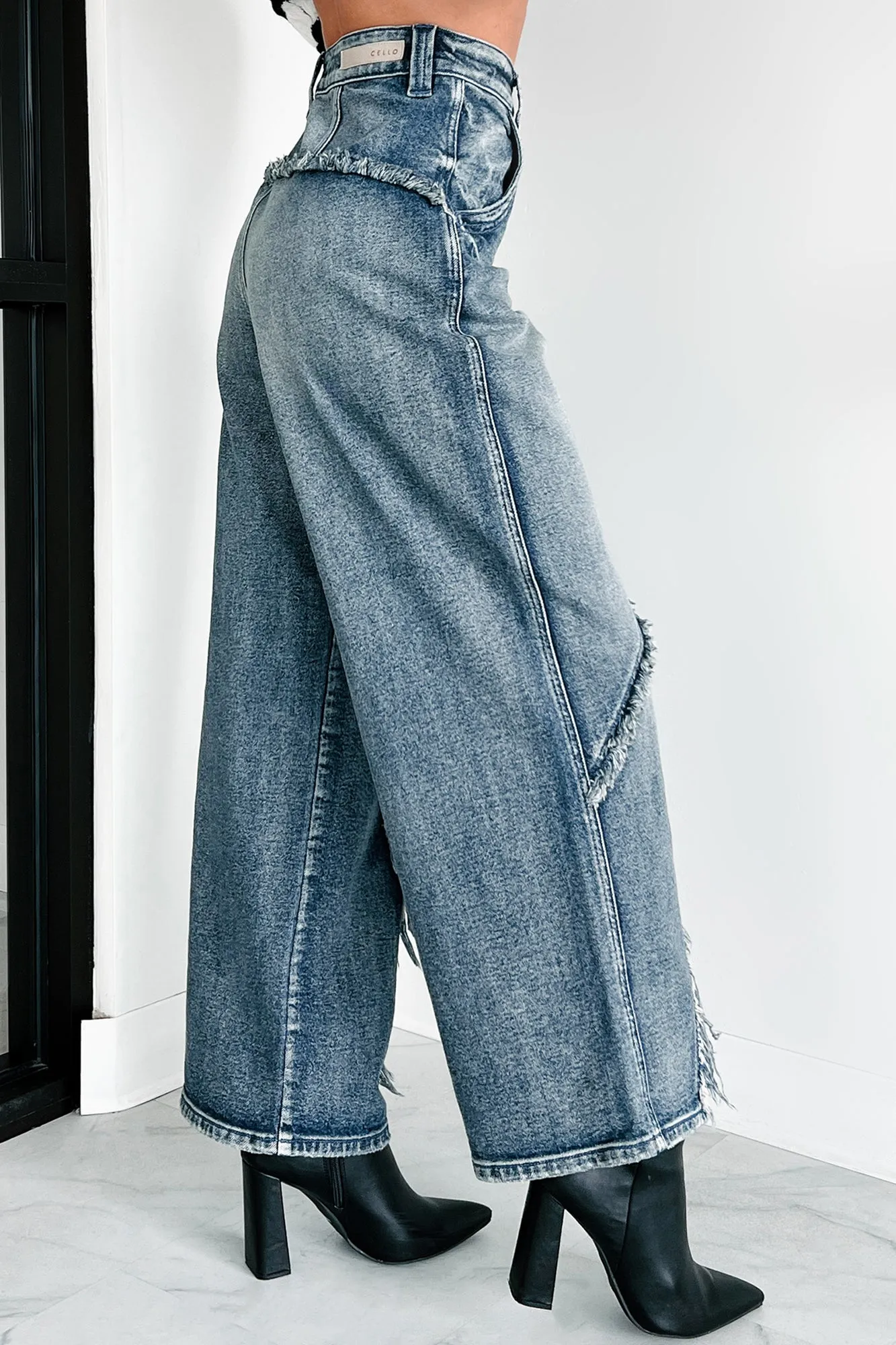 Vernon High Rise Frayed Edge Cello Skater Jeans (Tint)